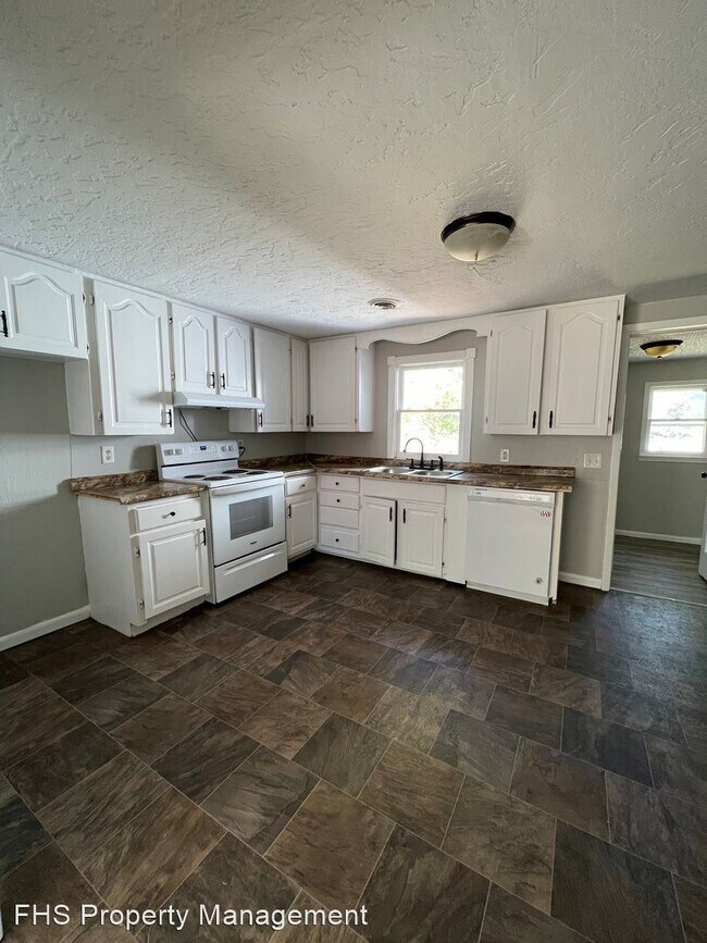 Foto del edificio - 3 br, 1 bath House - 2537 N Rural Ave