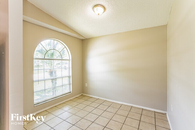 Building Photo - 468 Emerald Cove Loop