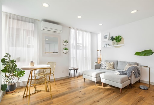 Building Photo - Stunning 2 bedroom w/rooftop deck in Beacon Hill!