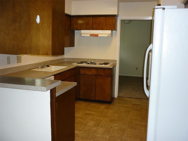 Building Photo - 1523 Highland Dr
