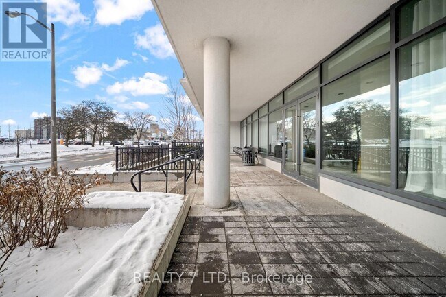 Building Photo - 128 Fairview Mall Dr