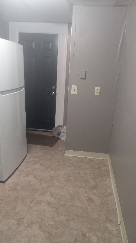 Building Photo - 418 W 8th St