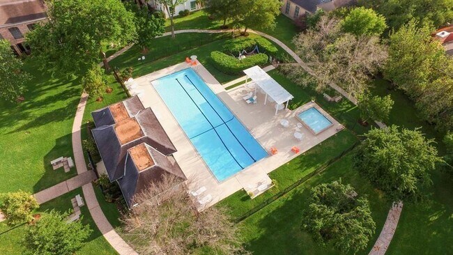 Building Photo - 7506 Del Monte Dr
