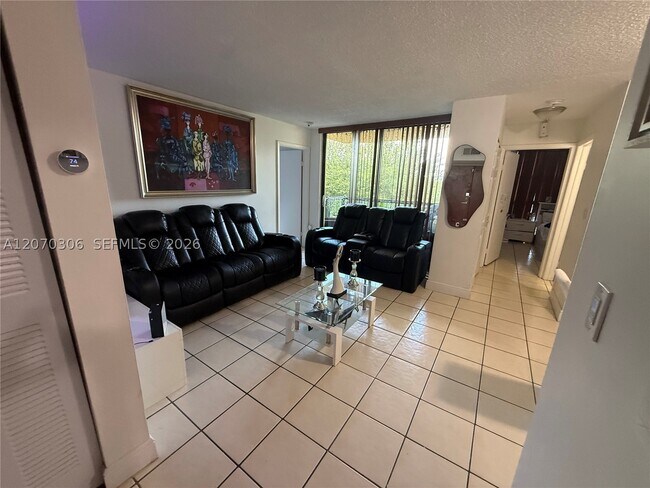 Foto del edificio - 11800 SW 18th St