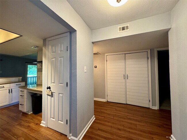 Building Photo - 5005 Georgi Ln