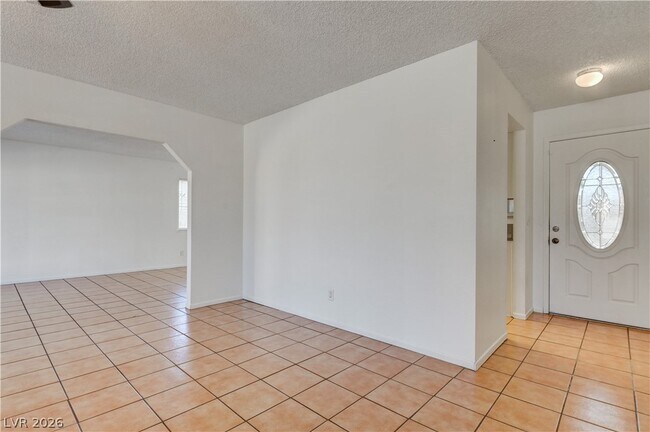 Foto del edificio - 707 Honeybee Ct