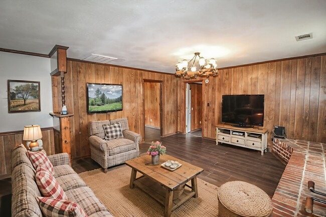 Building Photo - 6228 Rocky Ford Rd