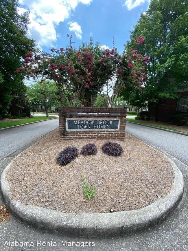 Building Photo - 2 br, 2.5 bath House - 467 Meadow Croft Drive