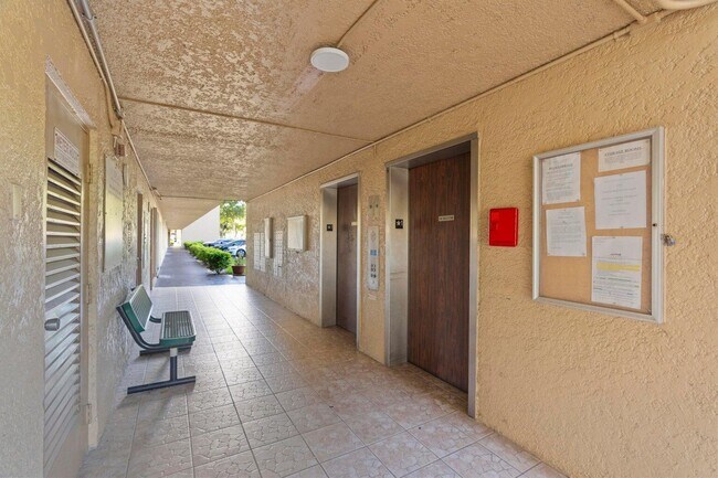 Foto del edificio - 4570 NW 18th Ave