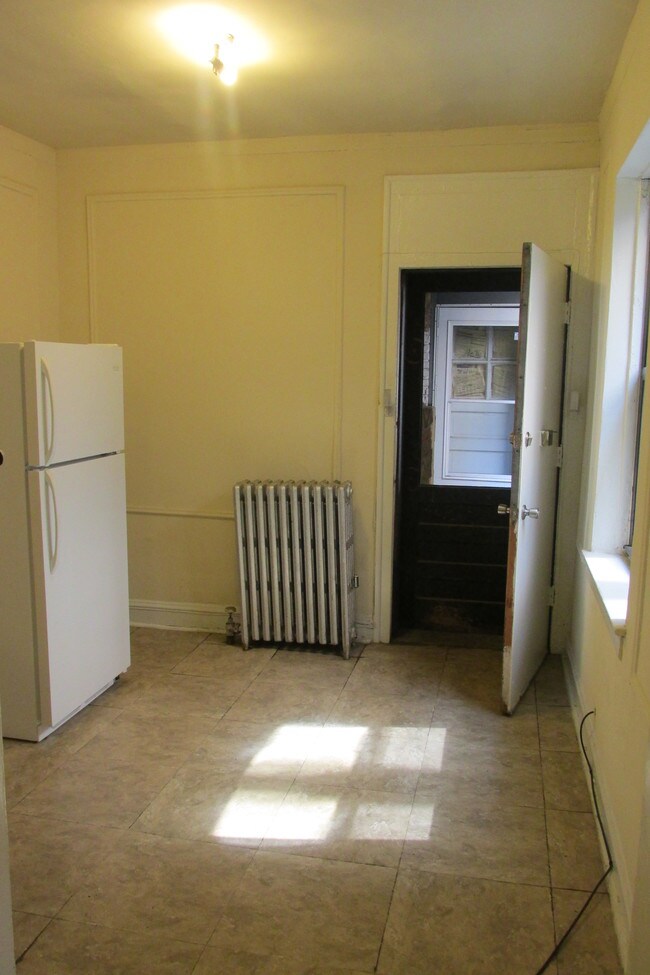 Building Photo - 5244 S Drexel Ave