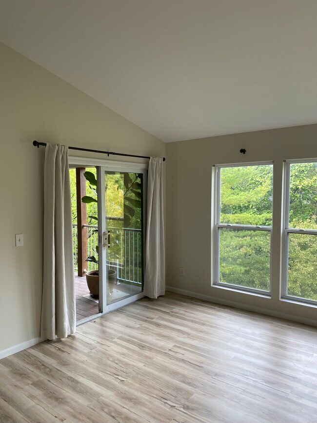 Building Photo - 5355 Cooper Rd