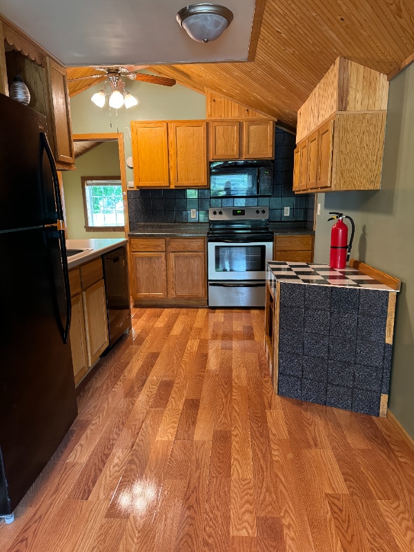 Building Photo - 959 W 2nd St