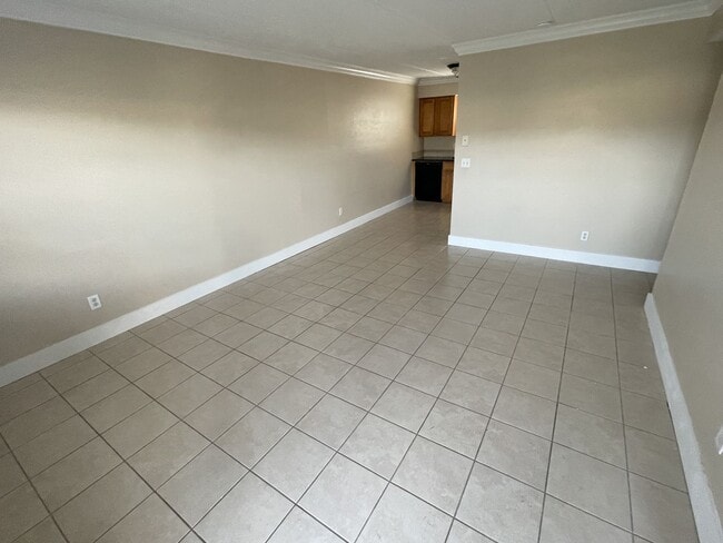 Building Photo - 2 Bed/1 Bath, Ground Floor Condo at Palms ...