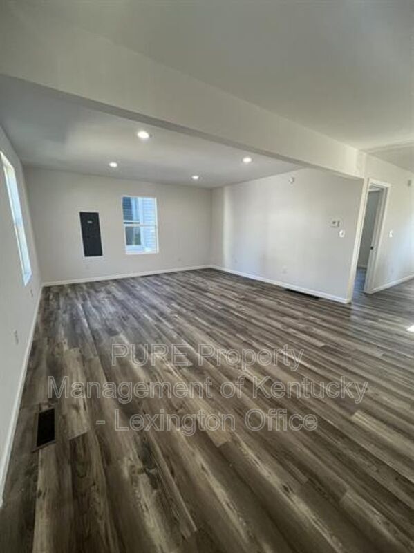 Foto del edificio - 1216 Pleasant St