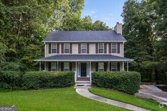 Building Photo - 278 Castleair Dr NE