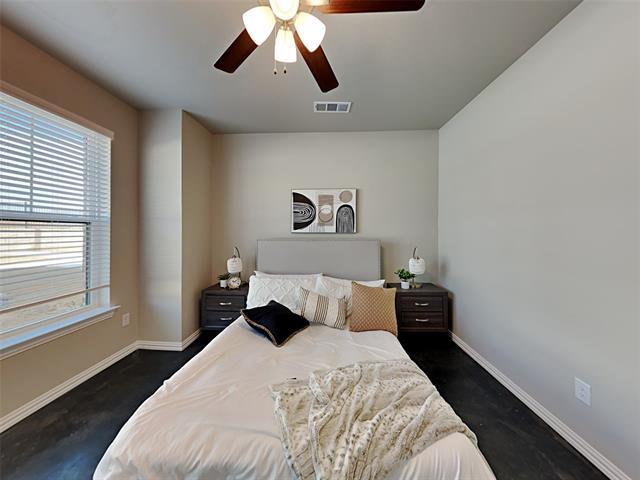 Building Photo - 520 Willow Crossing E