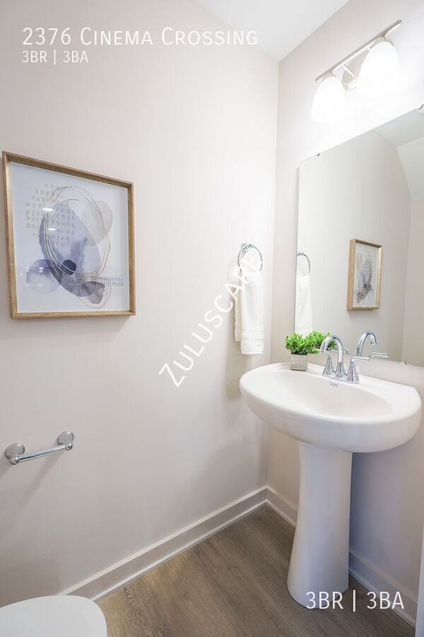 Foto del edificio - 1331 E Berry St