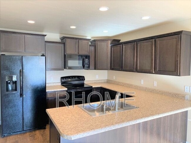 Building Photo - 2581 Cottonwood Dr