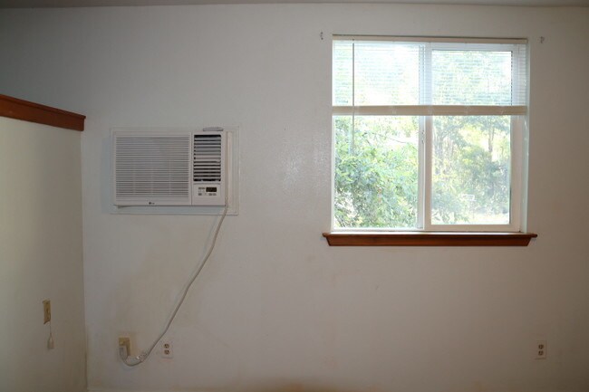 Foto del edificio - 1609 Roberts Ave