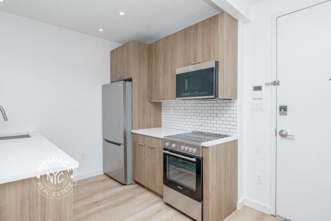 Building Photo - 251 Front St