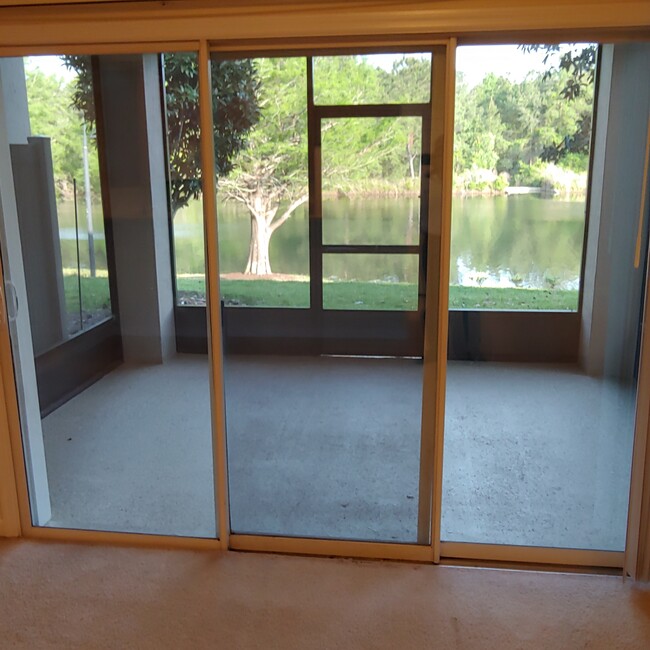 Building Photo - 323 Sunstone Ct