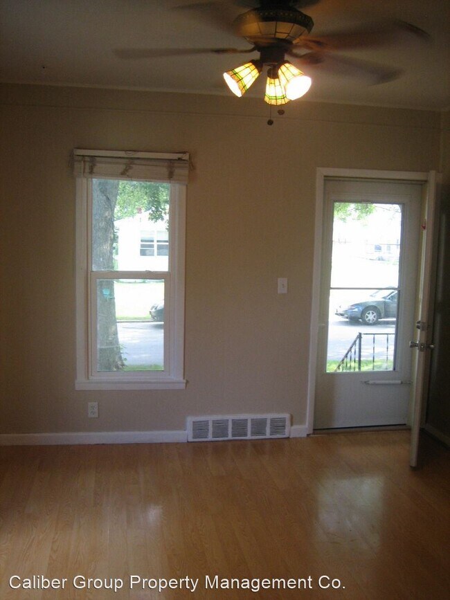 Building Photo - 2 br, 1 bath House - 515 W 3rd Street