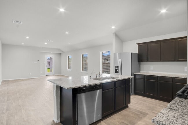 Foto del edificio - 15002 Eastern Wood Rd
