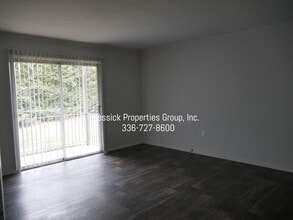 Building Photo - 2250 Sunderland Rd