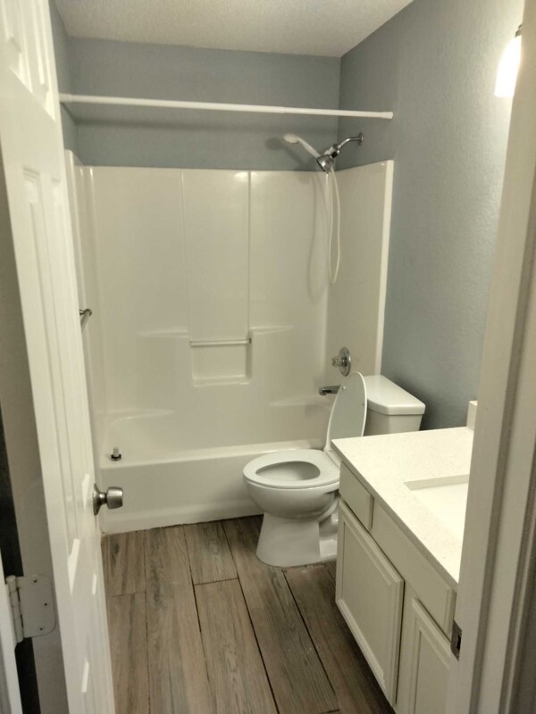 Foto del edificio - 565 Primrose Ln