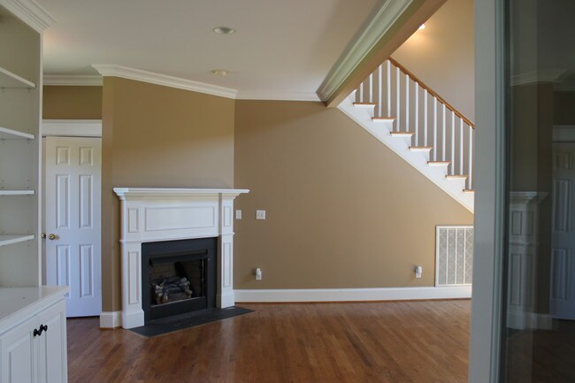 Foto del edificio - 5424 Cassandra Smith Rd
