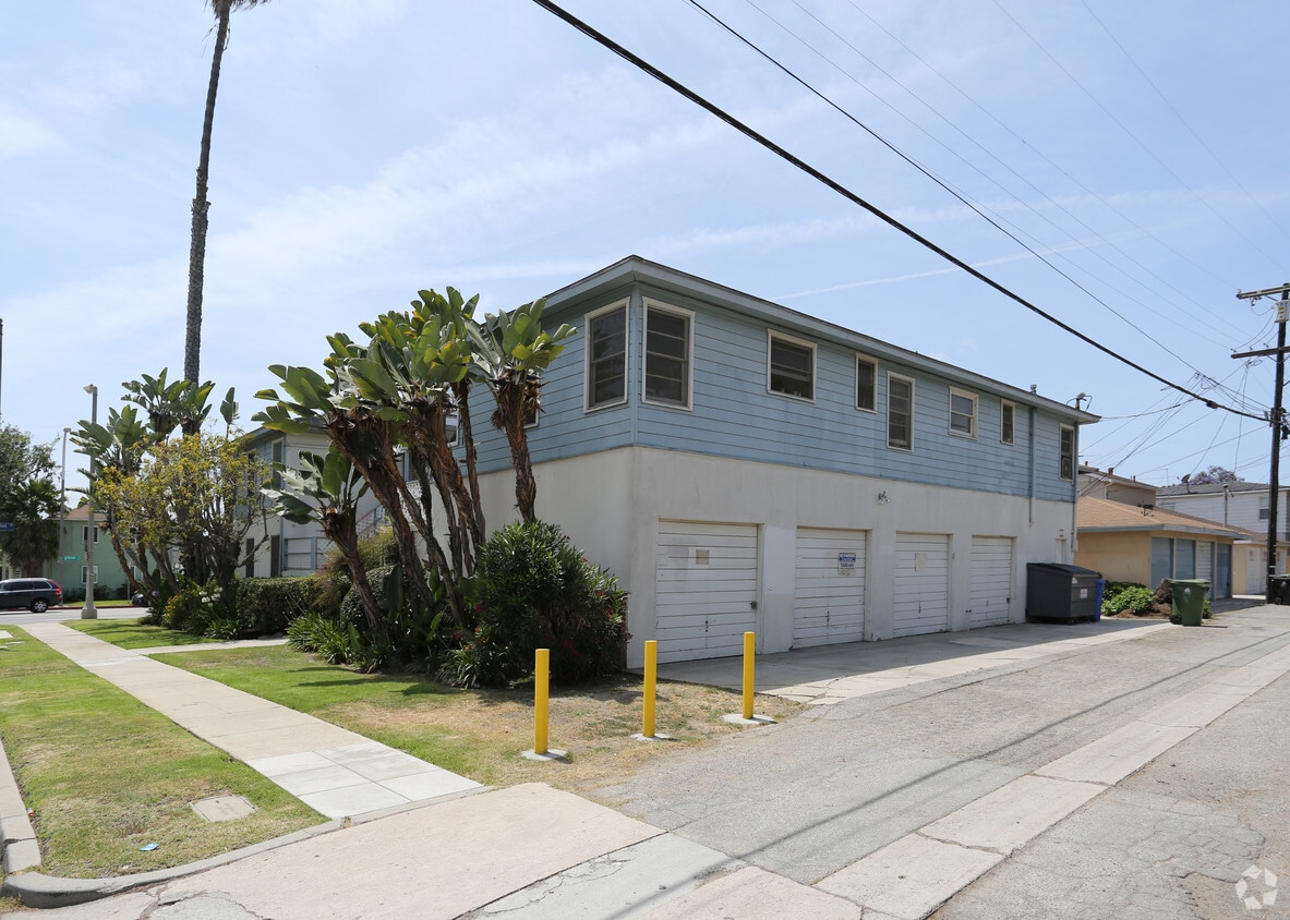 Building Photo - 3991-3997 Minerva Ave