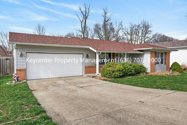 Foto del edificio - Spacious 3BR Home with Finished Basement in St. Charles