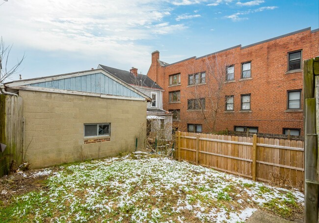 Photo - AVAILABLE MAY 1ST!! STUNNING 3 BEDROOM, MUST SEE! House