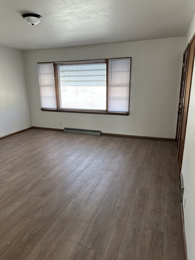 Foto del edificio - 6419 Gardenview Dr