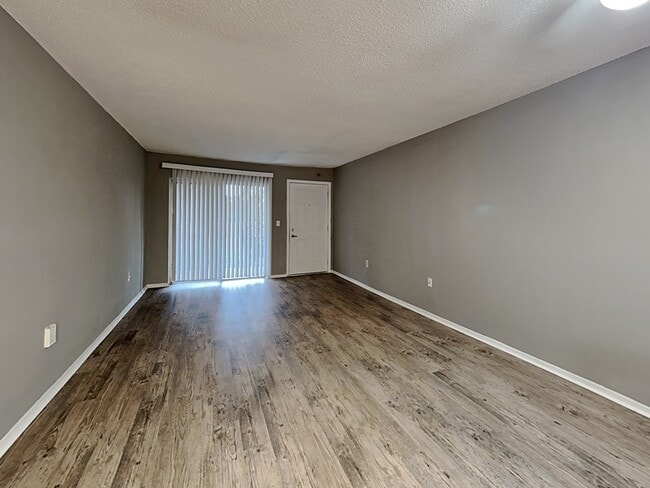 Foto del edificio - 476 Banyon Tree Cir