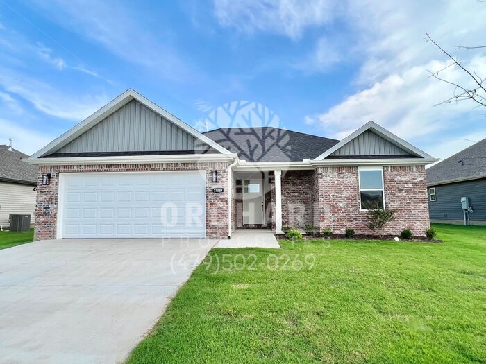 Primary Photo - Siloam Springs- Single-Family Home- Stunni...