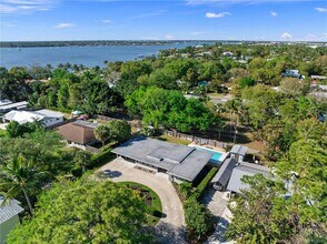 Building Photo - 530 S Manor Dr