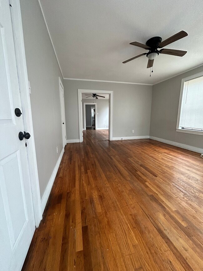 Foto del edificio - 601 N Grove St