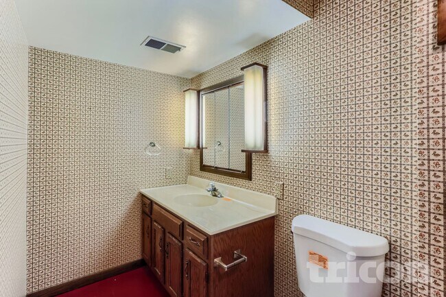 Building Photo - 1441 Maple Ln