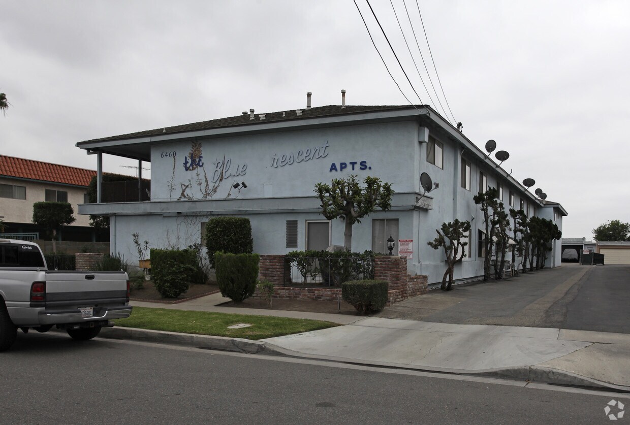 Foto del edificio - 6460 Crescent Ave