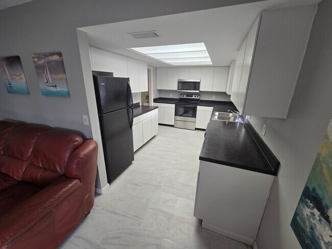 Foto del edificio - 2185 43rd Ave
