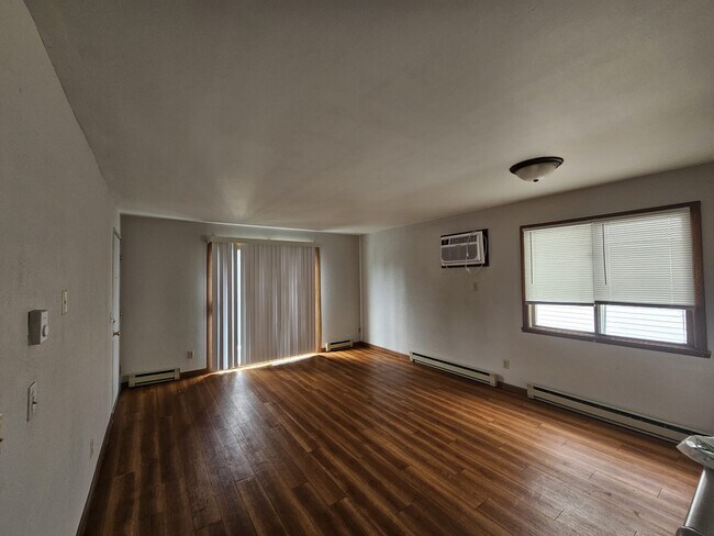 Foto del edificio - 708 W Lincoln Ave