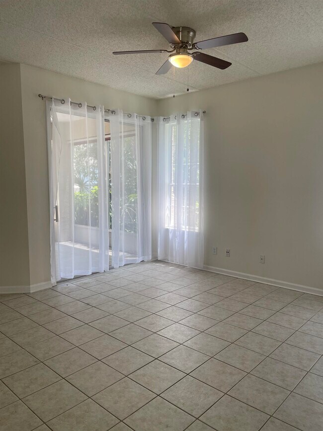 Building Photo - 1300 Royal Troon Ln