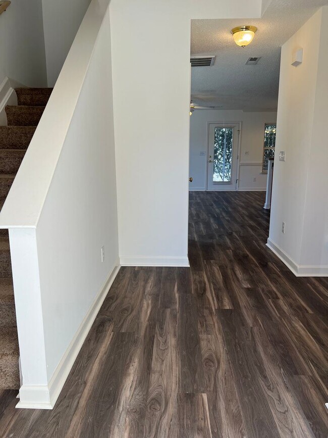 Foto del edificio - 1522sf 3br 3.5ba