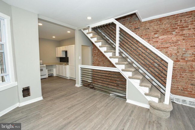 Building Photo - 2074 E Lippincott St