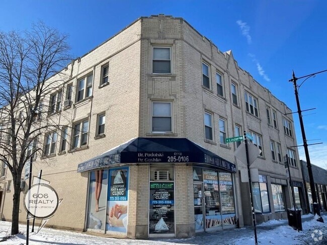 Building Photo - 3148 N Linder Ave