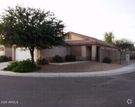 Building Photo - 544 W Jardin Loop