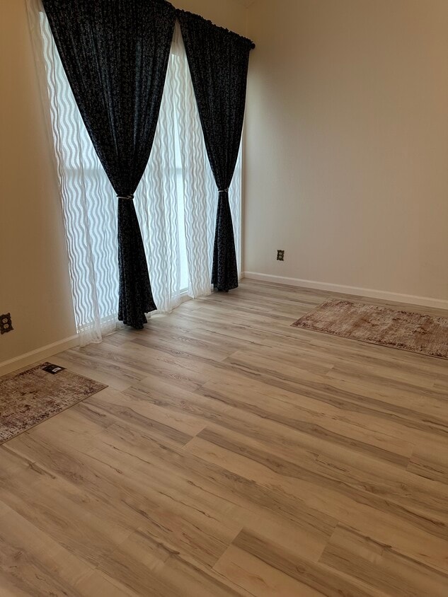 Primary Photo - 1124 Eureka St