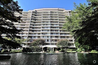 Building Photo - 3333 University Blvd W