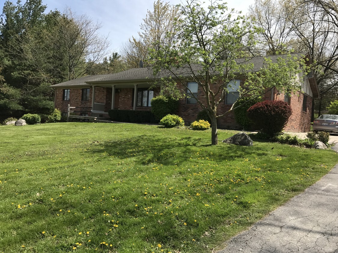 apt on west side of home - 11100 33 Mile Rd